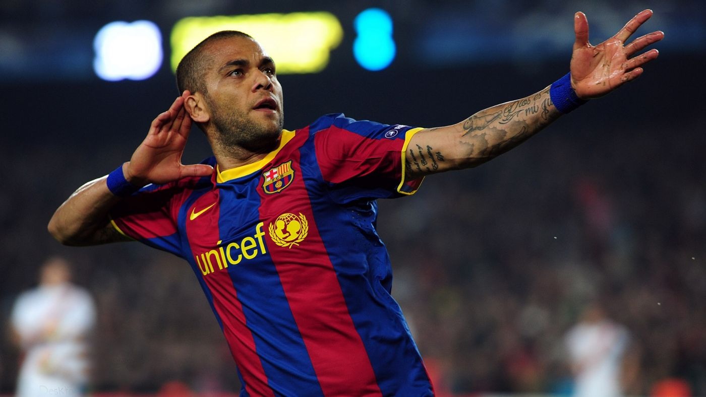 2届MVP+1冠+FMVP，史上最全面中锋，策应能力非常强。