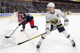 东契奇湖人队球馆训练连续命中三分球